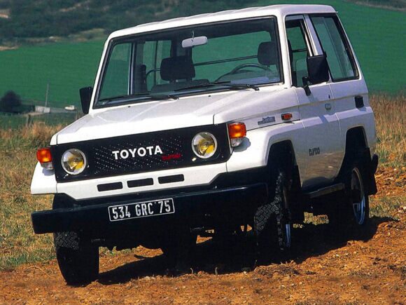 07 - Toyota Land Cruiser 70